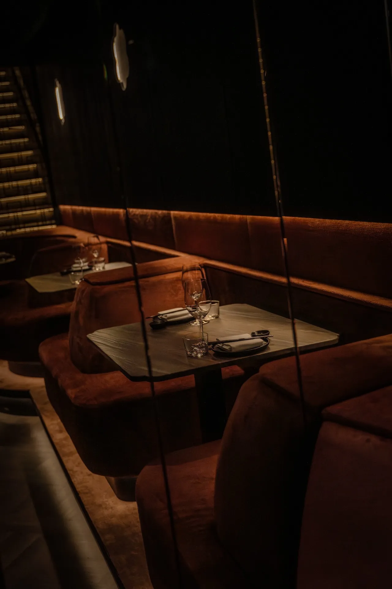 Sfeervolle dining ruimte bij Roku Oisterwijk